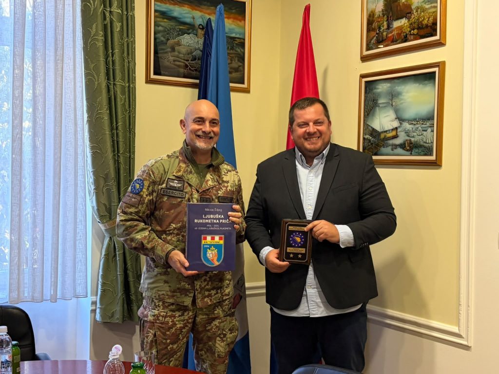 Gradonačelnik Ljubuškog Vedran Markotić i zapovjednik EUFOR-a general-bojnik Maurizio Fronda